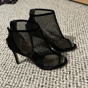 Mesh heels